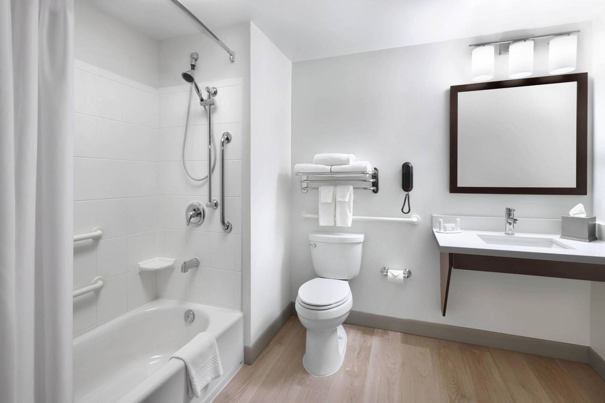 Towneplace Suites By Marriott Mississauga-Airport Corporate Centre Bagian luar foto